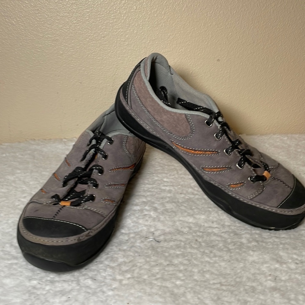 AHNU Sneakers Size 10